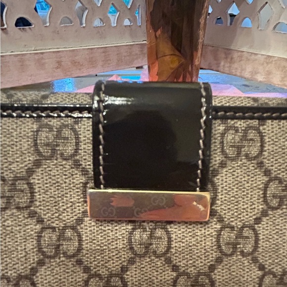 Gucci Brown and Tan Wallet with Iconic Monogram - Picture 9 of 16